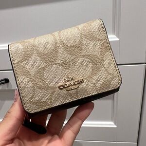 Small Trifold Wallet In Blocked Signature Canvas